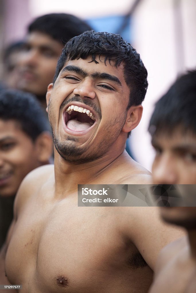 Młody indyjski Wrestler Śmiać się - Zbiór zdjęć royalty-free (16-17 lat)