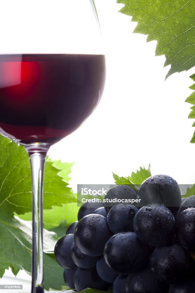 ブドウとワイン - ガラスのロイヤリティフリーストックフォト