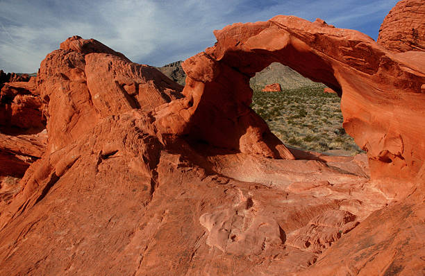 nevada red rocks - hiking mountain dirt scenics foto e immagini stock