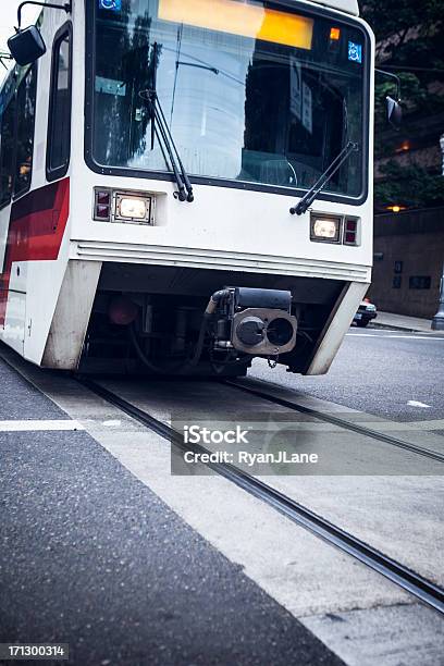 Город Monorail Автомобиль — стоковые фотографии и другие картинки Скоростной трамвай - Скоростной трамвай, Большой город, Вертикальный