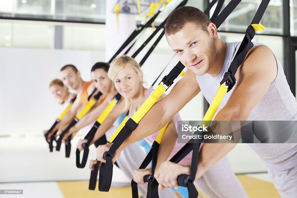 Entrenamiento en suspensión - Foto de stock de 30-39 años libre de derechos