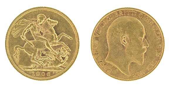Closeup isolated 1906 GB gold sovereign (front and inverse views)
