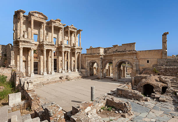 la biblioteca de celus, éfeso, turquía - ephesus fotografías e imágenes de stock