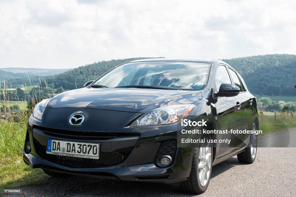  Mazda 3 Foto de stock y más banco de imágenes de Aire libre - Mazda, Coche - iStock