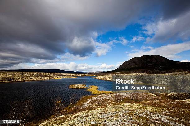 Foto de Lago De Montanha Na Noruega e mais fotos de stock de Azul - Azul, Cloudscape, Cordilheira