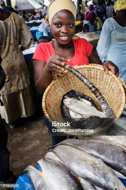 Rynek Afrykański - zdjęcia stockowe i więcej obrazów Senegal - Senegal, Afryka, Kultura afrykańska