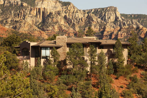 mansion villa domicile desert canyon residence - mountain sedona arizona southwest usa photos et images de collection