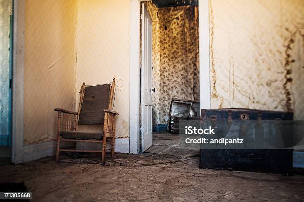 Foto de Abandonada House e mais fotos de stock de 2012 - 2012, Abandonado, Acabado