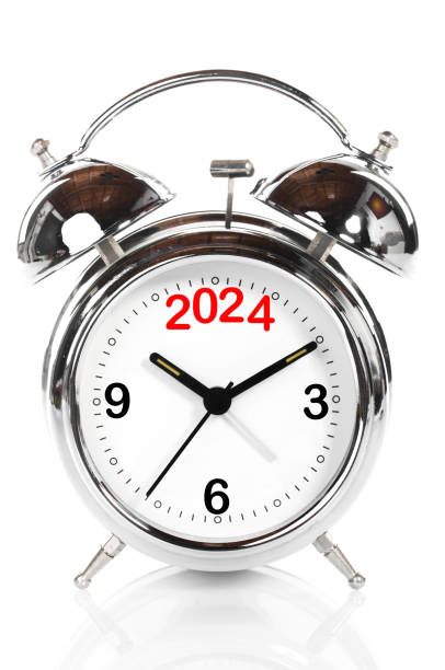 bem-vindo a 2024 - new years eve clock the end new years day - fotografias e filmes do acervo