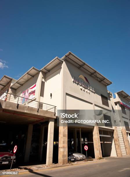Manda Hill Mall Lusaka - Fotografias de stock e mais imagens de Admirar a Vista - Admirar a Vista, Ao Ar Livre, Armazém Comercial
