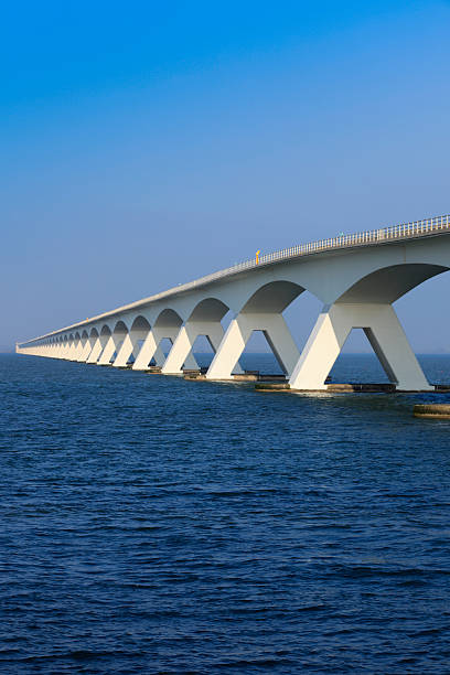 istock Zeeland bridge over the Oosterschelde river 171309151