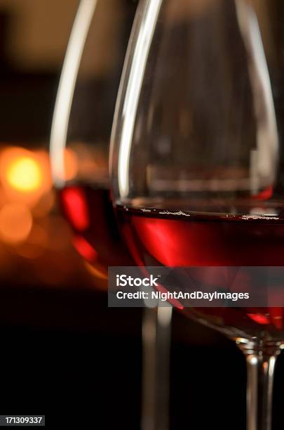 Vino Rosso Fuoco - Fotografie stock e altre immagini di Vino rosso - Vino rosso, Autunno, Bicchiere