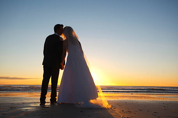 istock Wedding Couple Kissing 171311706