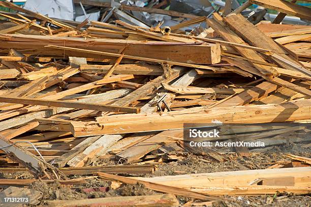 Odpady Drewna - zdjęcia stockowe i więcej obrazów Demolować - Demolować, Drewno - Tworzywo, Tornado