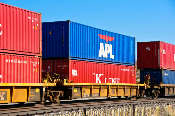鉄道鉄道貨物コンテナキャリアーズ、カリフォルニア州パームスプリングス - union pacific railway ストックフォトと画像
