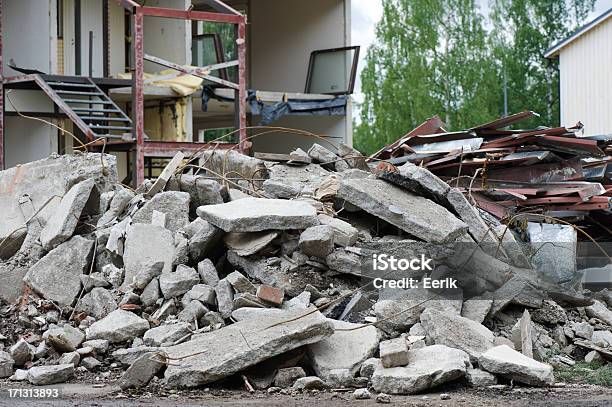 Abbrucharbeiten Stockfoto und mehr Bilder von Baugewerbe - Baugewerbe, Außenaufnahme von Gebäuden, Schutt