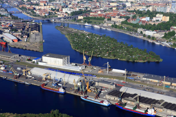 istock Transshipment port in Szczecin 171313901