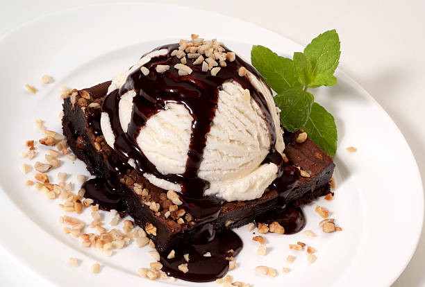 istock Chocolate brownie with vanilla ice cream 171314767