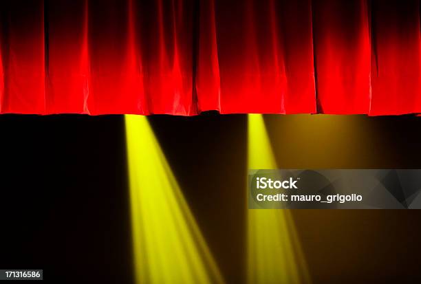 Foto de Luzes Do Palco e mais fotos de stock de Amarelo - Amarelo, Arte, Arte, Cultura e Espetáculo