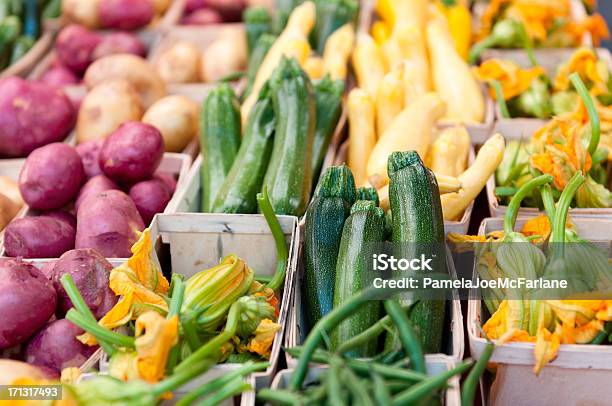 감자 스쿼시 꽃 쥬끼니 및 콩 있는 농장 시장 워싱턴 DC에 대한 스톡 사진 및 기타 이미지 - 워싱턴 DC, 음식, 시장-소매점