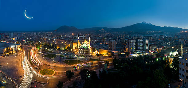 istock Night skyline view of Kayseri, Turkey 171318420