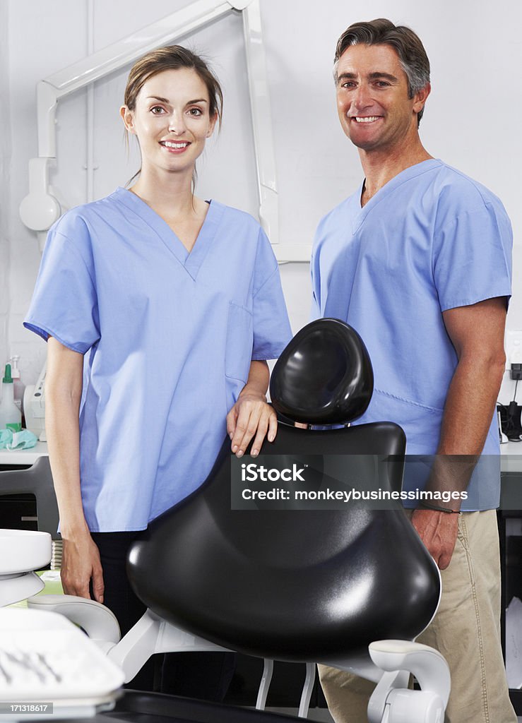 Retrato da enfermeira na Cirurgia Dentista e - Foto de stock de 20 Anos royalty-free