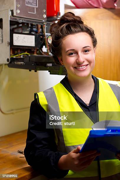 Weibliche Klempner Stockfoto und mehr Bilder von Boiler - Boiler, Gasheizkessel, Reparieren