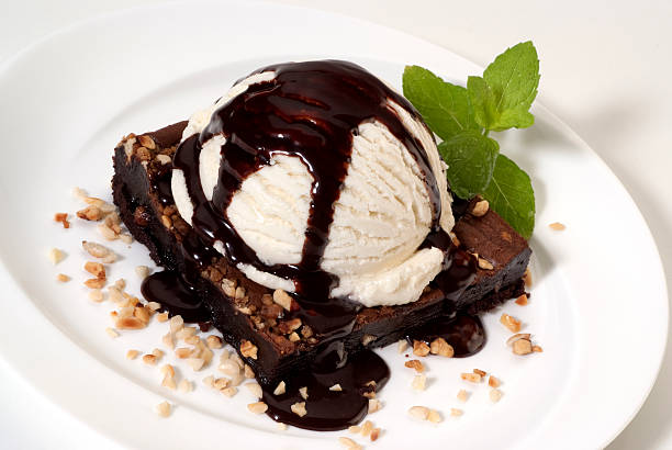 istock Chocolate brownie with vanilla ice cream 171319032