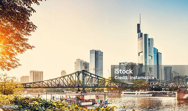 Eiserner Musical Frankfurt Am Main Stockfoto und mehr Bilder von Arbeitsstätten - Arbeitsstätten, Architektur, Ausflugsboot