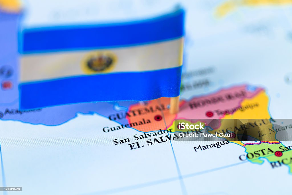 Karte und Flagge von El Salvador - Lizenzfrei Bildschärfe Stock-Foto