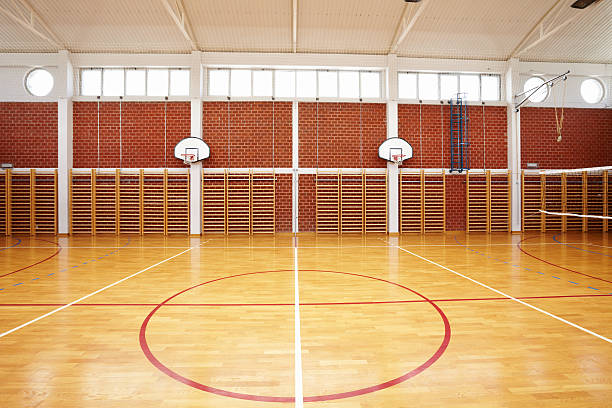 school sporthalle - school gymnasium gym basketball court school stock-fotos und bilder