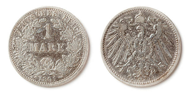 монета 1 немецкая марка и завышенной талией - deutsches reich стоковые фото и изображения