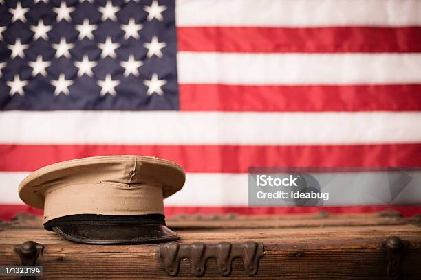 Cappello Militare Vintage Di Bandiera Americana Davanti - Fotografie stock e altre immagini di A forma di stella