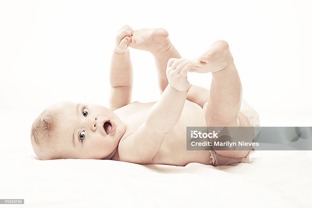 Счастливый ребенок йоги - Стоковые фото Младенец роялти-фри