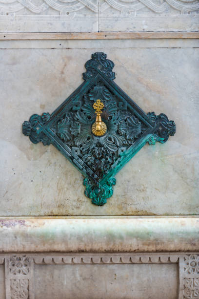 istock Fountain at Yeni Cami Mosque, Istanbul 171324058