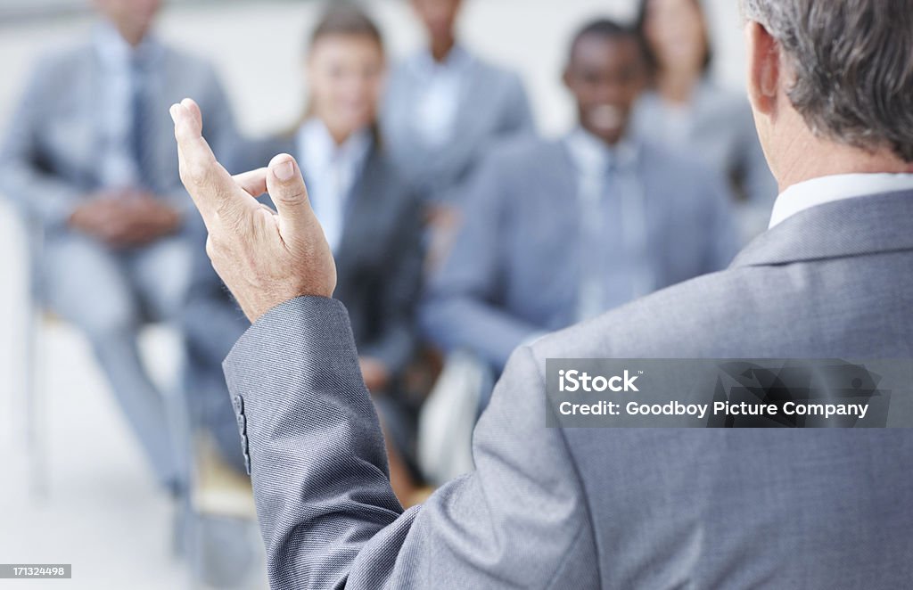 Spricht mit seinen Händen - Lizenzfrei Aktiver Senior Stock-Foto