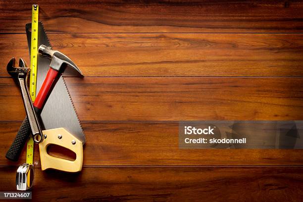 Baugerät Auf Holz Stockfoto und mehr Bilder von Werkzeug - Werkzeug, Bildhintergrund, Holz