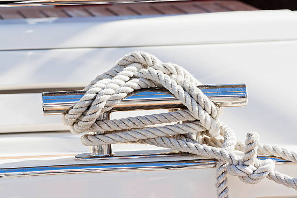istock Cleat and white hawser - rope on motorboat 171325032
