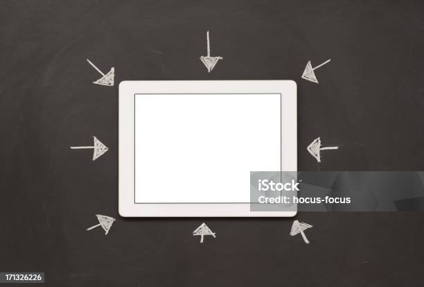 Tablet Pc E Sinais De Seta - Fotografias de stock e mais imagens de Branco - Branco, Comunicação, Comunicação Global