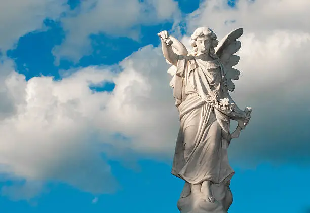 Angel statueYou can find more  similar images  here :