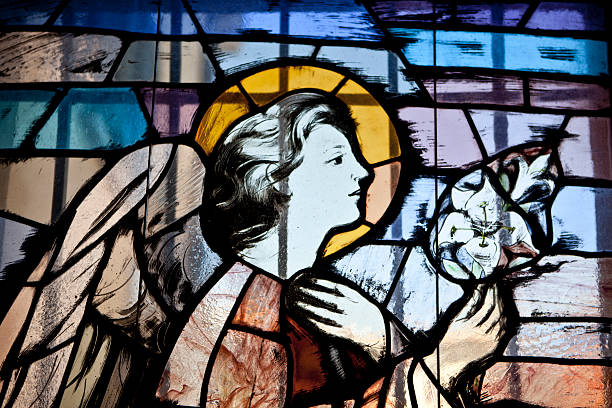 vetrata nella cattedrale - stained glass glass art church foto e immagini stock