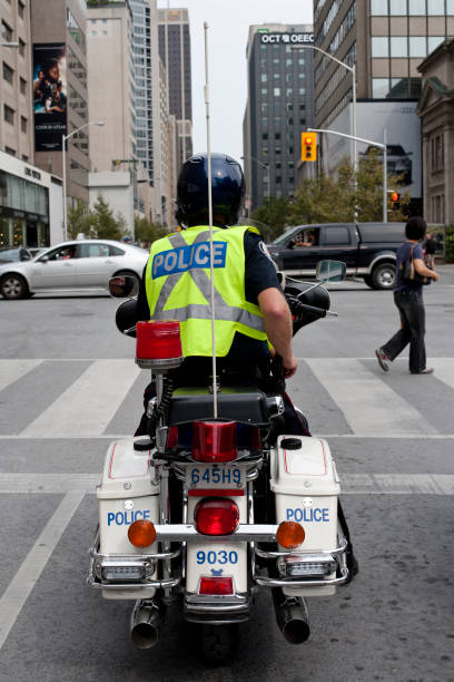 de policía canadiense - toronto lovelocal ontario canada fotografías e imágenes de stock