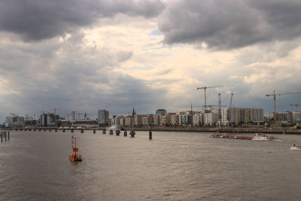 istock Hamburg Norderelbe Panorama 1713282821