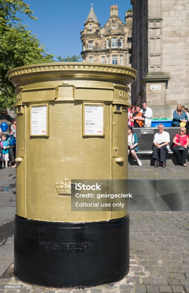 Gold Postbox - Foto de stock de Royal Mail royalty-free