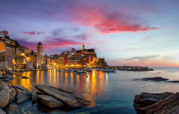 view of vernazza village - manarola imagens e fotografias de stock