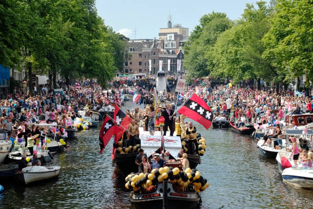 амстердам парад каналов 2012 г. - city amsterdam urban scene gay parade стоковые фото и изображения