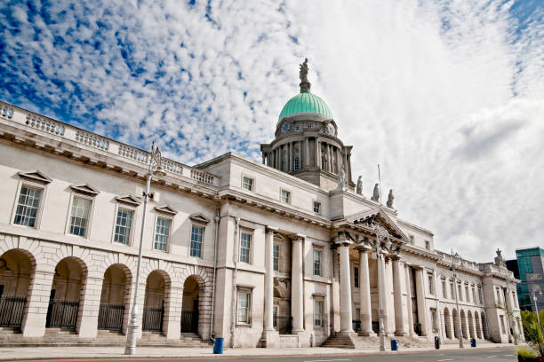 O Custom House em Dublin, Irlanda - foto de acervo