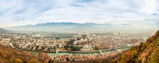 cidade de grenoble - mist rock winter autumn - fotografias e filmes do acervo