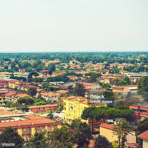 Blick Auf Pietrasanta Italien Stockfoto und mehr Bilder von Ansicht aus erhöhter Perspektive - Ansicht aus erhöhter Perspektive, Außenaufnahme von Gebäuden, Baum