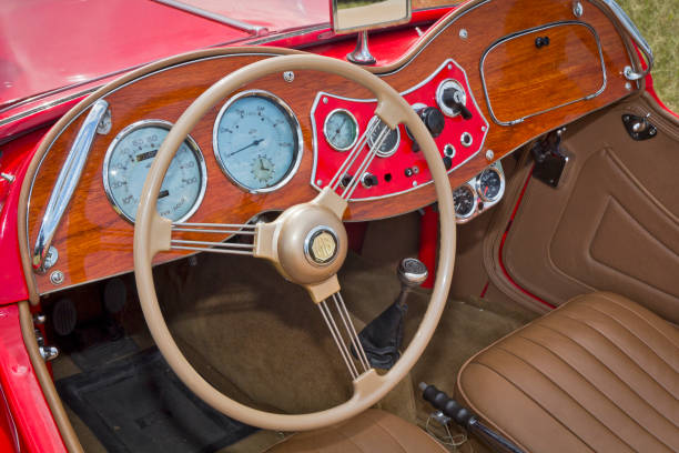 vintage interno di automobile sportiva - collectors car dashboard odometer mode of transport foto e immagini stock